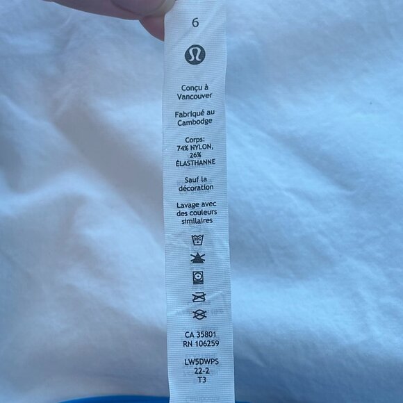 Blue Lululemon Leggings, Size 6. - Picture 4 of 7